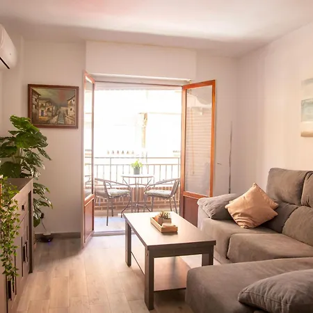 Апартаменты Pass The Keys Beachside Bliss: Chic 2-bed By The Sea Торевьиа
