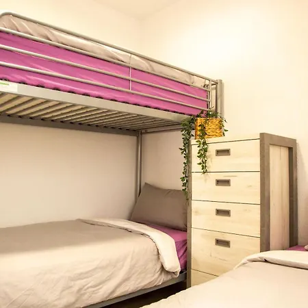 Апартаменты Pass The Keys Beachside Bliss: Chic 2-bed By The Sea *