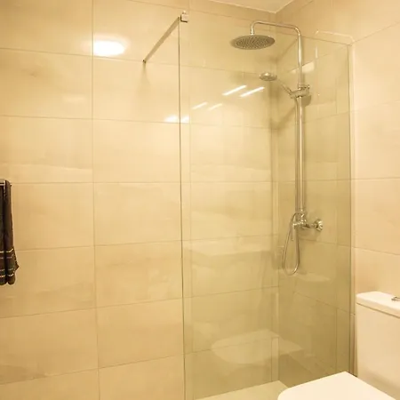 Pass The Keys Beachside Bliss: Chic 2-bed By The Sea Апартаменты *